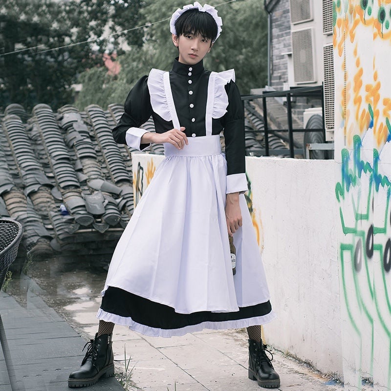 Maid hot cosplay