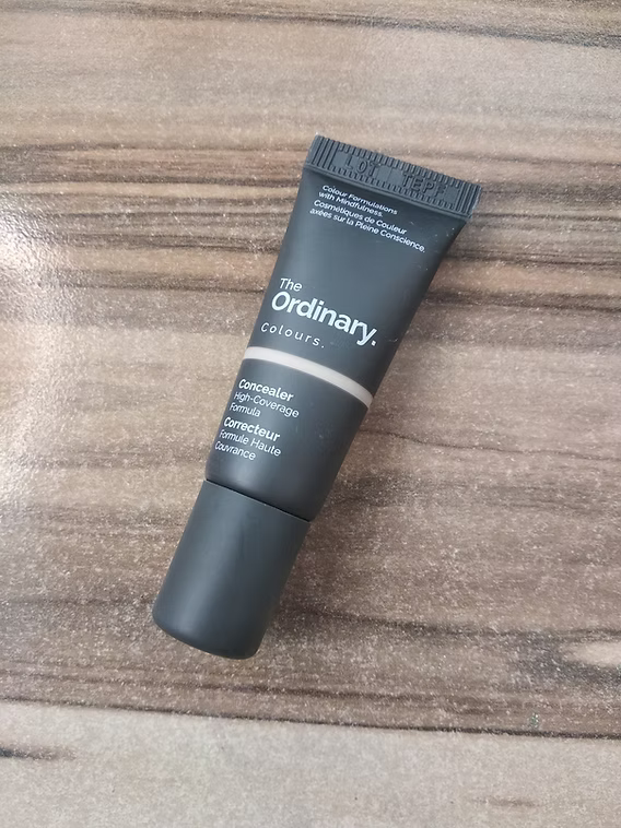 does the ordinary has makeup
